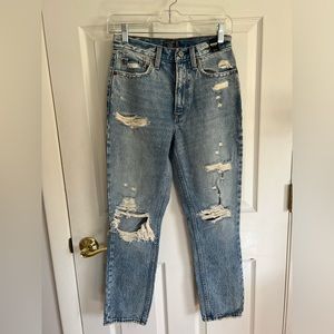 Abercrombie High Rise Mom Jean 25